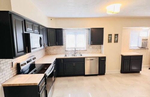 South Side Flats Appartement | Historic South Side Sanctuary