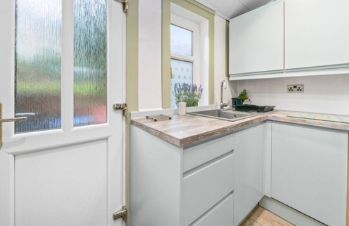 Wemyss Bay Maison | Historic Stunning 3 Bed Private Parking Near Railway Station