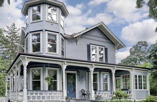 Ridgewood Maison | Historic Suburban Living, Convenient to Town and NYC