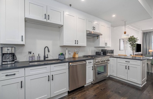 Yamacraw Village Copropriété | Historic Townhome D - Downtown Savannah!