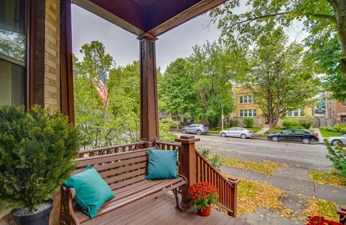 Oak Park Maison | Historic Townhome in Oak Park with Backyard!