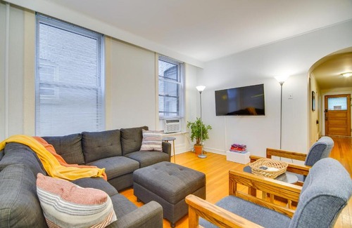 Oak Park Maison | Historic Townhome in Oak Park with Backyard!