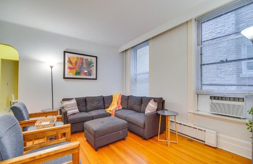 Oak Park Maison | Historic Townhome in Oak Park with Backyard!