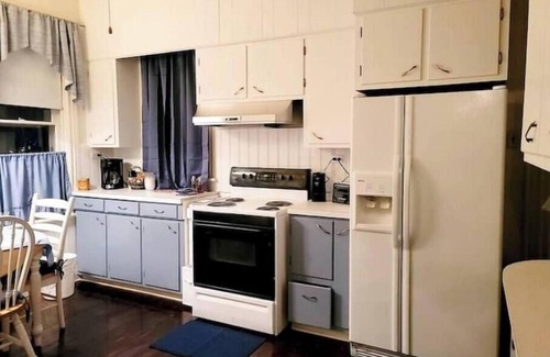 Watsontown Maison | Historic Townhouse w/Antiques & Riverview
