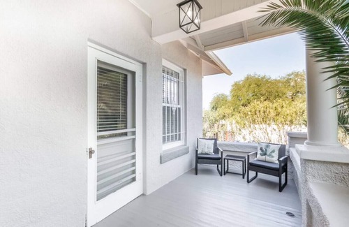 West University Maison | Historic University 1 Bedroom!