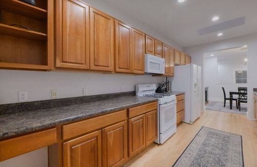 Feldman's Maison | Historic University Area/ Pet Friendly