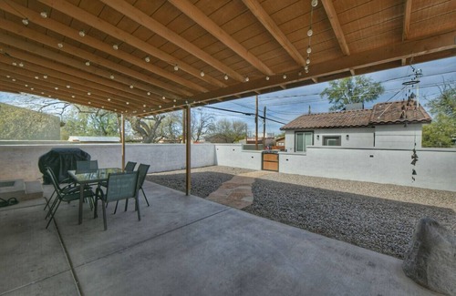 Feldman's Maison | Historic University Area/ Pet Friendly