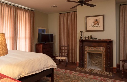 Cuero Maison | Historic Victorian Home