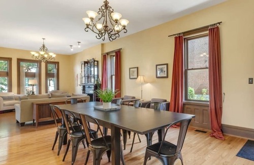 Lafayette Square Maison | Historic Victorian | Lafayette Square | 5 Bedroom