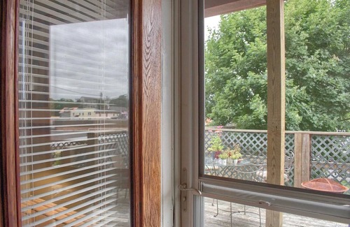 Ranshaw Lit Et Petit-Déjeuner | White House Cherry: Charming B&B with WiFi and AC in Serene Shamokin
