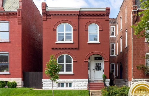 Benton Park Maison | Historic Walkable Location! 3BR Home | ABODEbucks