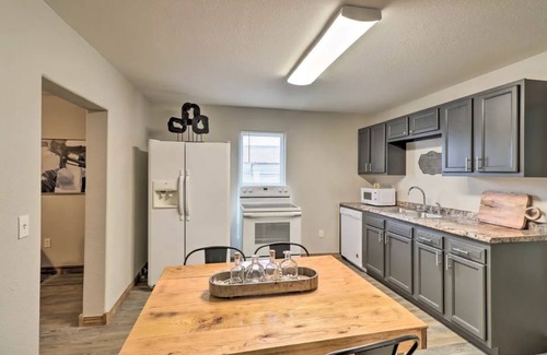 West Plains Maison | Historic West Plains Home: Walk to MSU + Dtwn