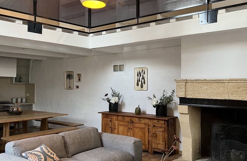 Meynes Maison | Historic wine property in Provence