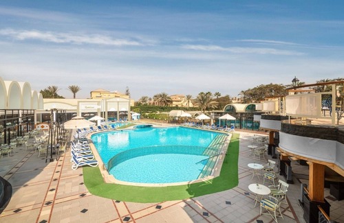 Giza Station Balnéaire | Historic Wonders & Resort Comfort: Your Escape Near the Pyramids