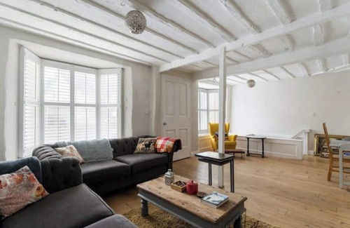 Braintree Maison | Historical and Quirky Home