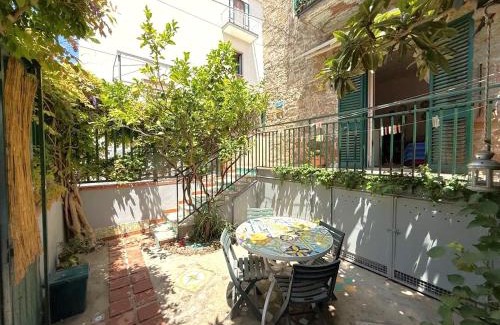 Agropoli Appartement | Historical Center with Garden "The Beach and The Cliff" 4