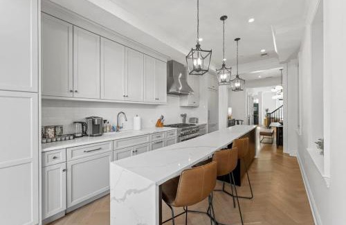 Bloomingdale Maison | Historical DC Luxury Home 5BR & 3 BA Bloomingdale #DCottage