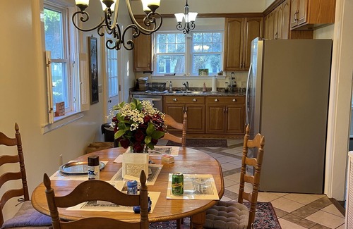 East Homer Maison | Historical Home in downtown Homer