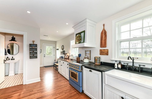 Sheridan Maison | Historical Homestead in peaceful farmland, only minutes away from Grand Park!