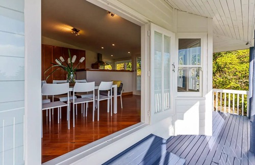 Auckland Villa | Historical Lifestyle Retreat!