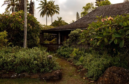 Kaunakakai Maison | Historical lodge at Pu'u O Hoku Ranch! Outdoor pool and farm-to-table meals!