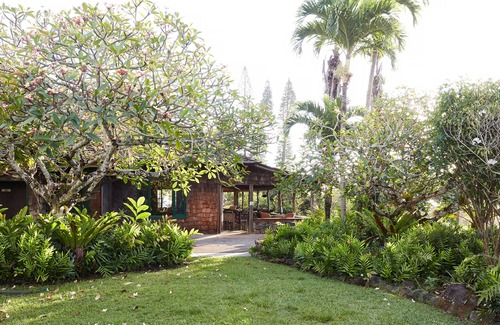 Kaunakakai Maison | Historical lodge at Pu'u O Hoku Ranch! Outdoor pool and farm-to-table meals!