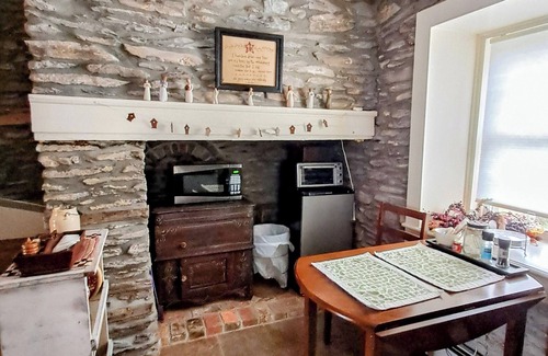 Dauberville Cottage | Place historique du ruisseau Plum - charmante maison de printemps avec kitchenette