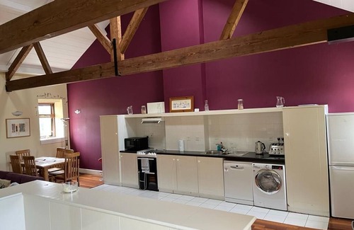 Dromahair Appartement | Historical Renovated Old Mill Apartment in the West Coast of Ireland