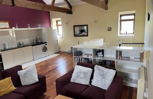 Dromahair Appartement | Historical Renovated Old Mill Apartment in the West Coast of Ireland