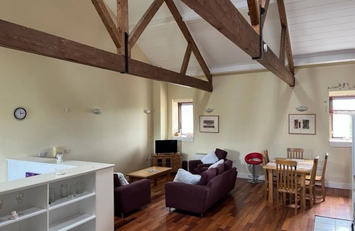 Dromahair Appartement | Historical Renovated Old Mill Apartment in the West Coast of Ireland