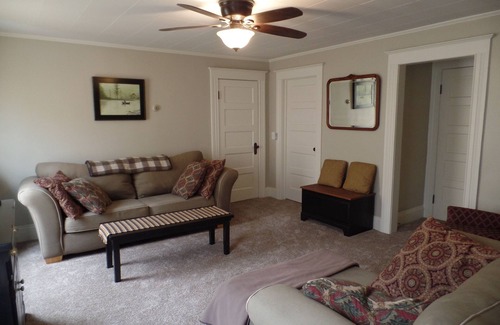 Walworth Autre | Historical Yeoman Farmhouse in country setting.