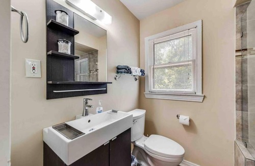 Lakewood Maison | HistoricTownhome+Close2White Rock Lake+3Queen Beds