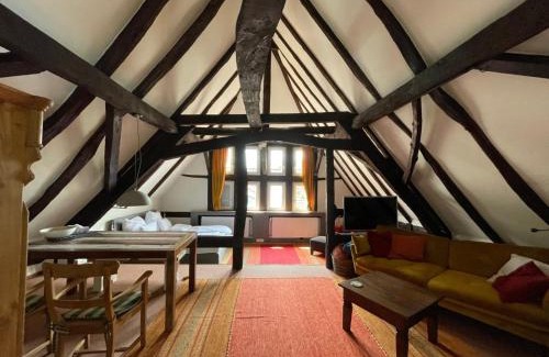 Lich Appartement | Historische Ferienwohnung mit Kamin in Lich