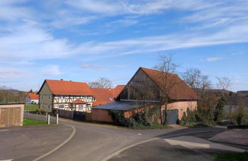 Schenklengsfeld Maison | Historischer Hof, einladend für Mensch und Tier.
