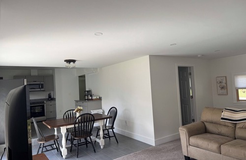 Saugerties South Maison | HITS, Village, Hiking & more!