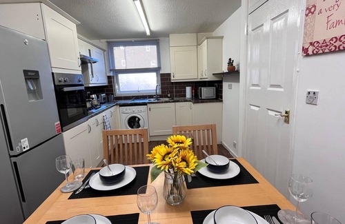 Thamesmead East Maison | Hive stays close to Abbeywood free parking WIFi