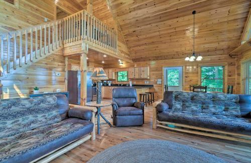 Unaka Maison | Hiwassee Hideaway Cabin with Mountain Views!