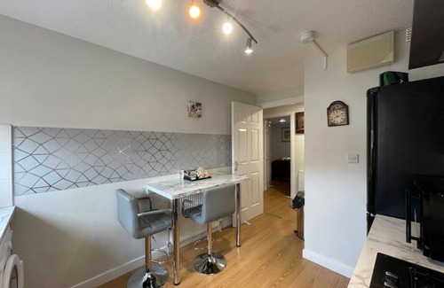 Motherwell Appartement | HLA KING COURT APARTMENT 2
