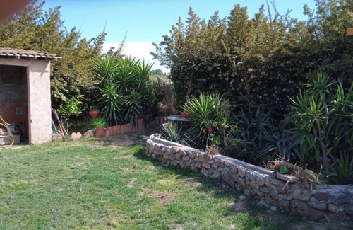Saint-Hippolyte Maison | Holiday Home 'Avec Piscine 12 Personnes' with Private Pool, Shared Terrace and Wi-Fi
