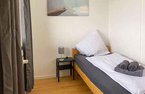 Zwickau Appartement | HÖ01 large apartment with dryer and washing machine