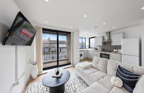 Waltham Forest Maison | Hobson Woods Apartments