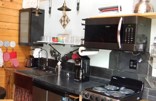 Laurelville Cabine | Hocking Hills A-Frame Log/Stone Cabin by the Pond-Quiet and Private