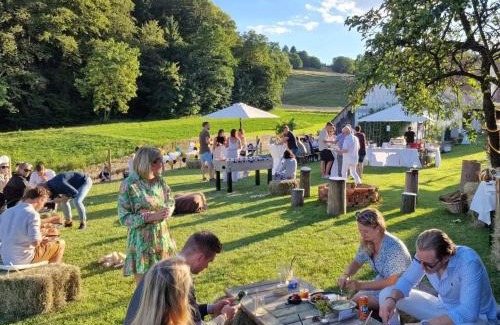Sankt Nikolai im Sausal Maison | HOF-AREAL Südsteiermark Dein Ort für Poltergruppen & Hochzeiten