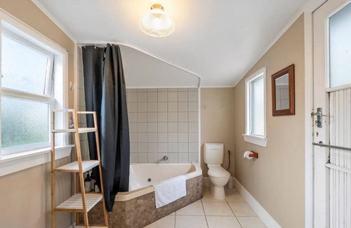 Hannahs Bay Maison | Holden’s Hideaway