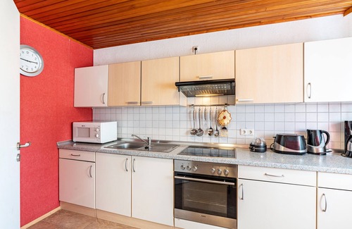 Neustadt-Geinsheim Appartement | Appartement "Gästehaus Gross" avec terrasse privée, jardin privé et Wi-Fi