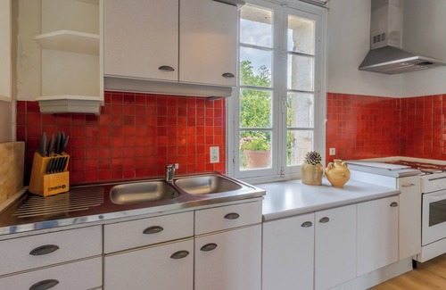La Boissiere-d’Ans Maison | Holiday Home 'La Barge' with Shared Pool, Private Terrace and Wi-Fi
