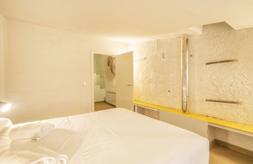 Juncosa Maison | Holiday Home 'Ca La Francesa' with Mountain View, Private Terrace and Wi-Fi