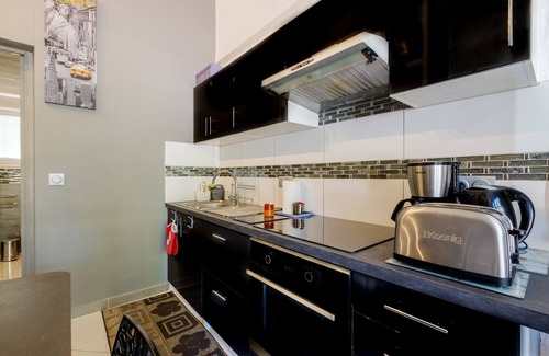 Saint-Cezaire-sur-Siagne Appartement | Appartement de vacances "Lou Paradou" avec piscine partagée, terrasse privée et Wi-Fi