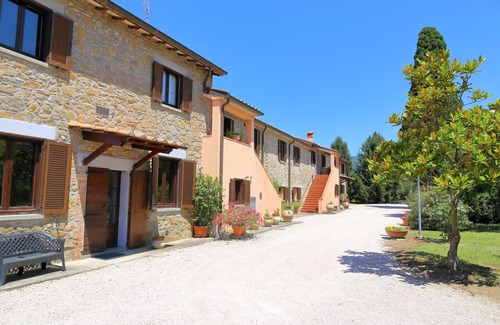 Passignano sul Trasimeno Appartement | Appartement indépendant dans ferme avec piscine -Ciliegio- Residenze San Martino