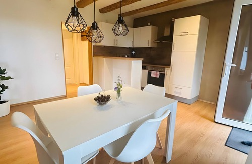 Kressbronn Appartement | Holiday Apartment "Neu" with Mountain View, Balcony and Wi-Fi
